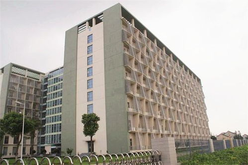 年薪10億美元的頂級(jí)天才,成就中國(guó)多個(gè)富豪,卻因性取向被人詬病